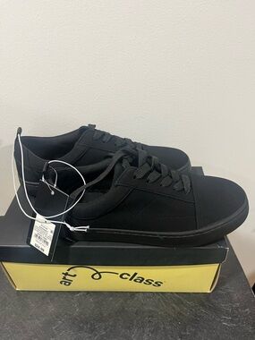 art class Black Kids' Low-Top Canvas Sneakers